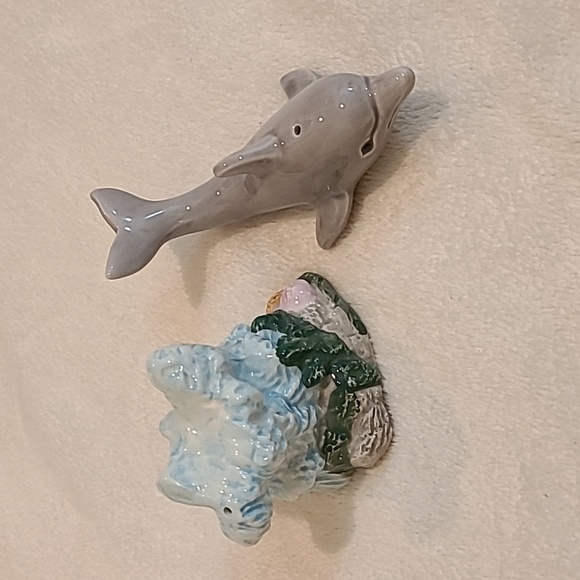 Ocean & 🐬  Dolpbin Salt🧂  & Pepper Shakers 🐬 - Picture 12 of 12